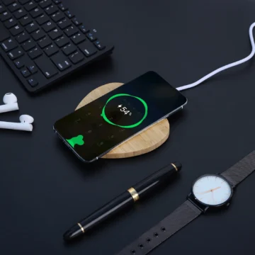 Slim Qi Wood Charger Pad   iPhoneSamsung | PricZone